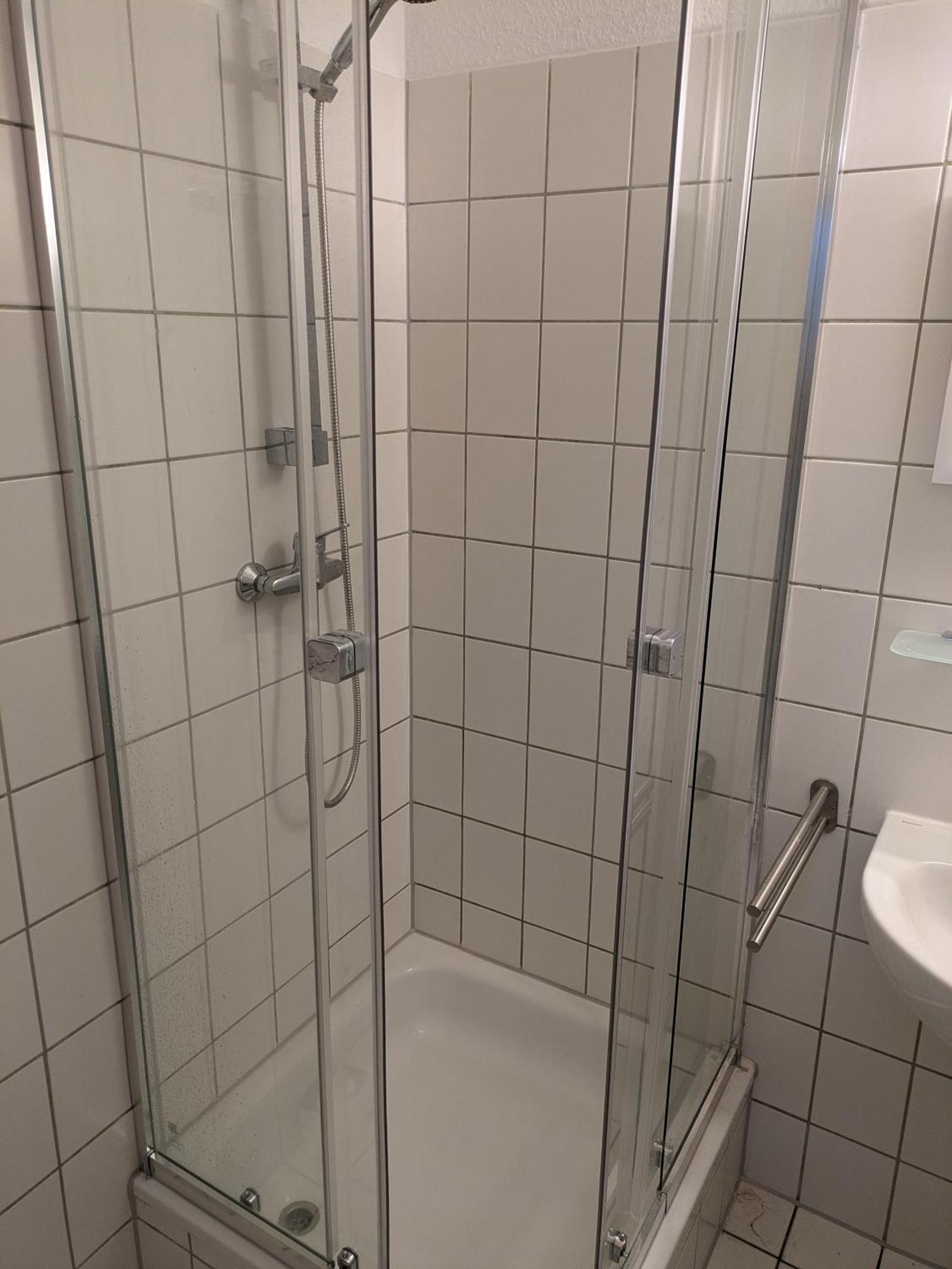 Guenstige Zimmer Im Herzen Von Kreyenbrueck Apartment Olsztyn Bagian luar foto