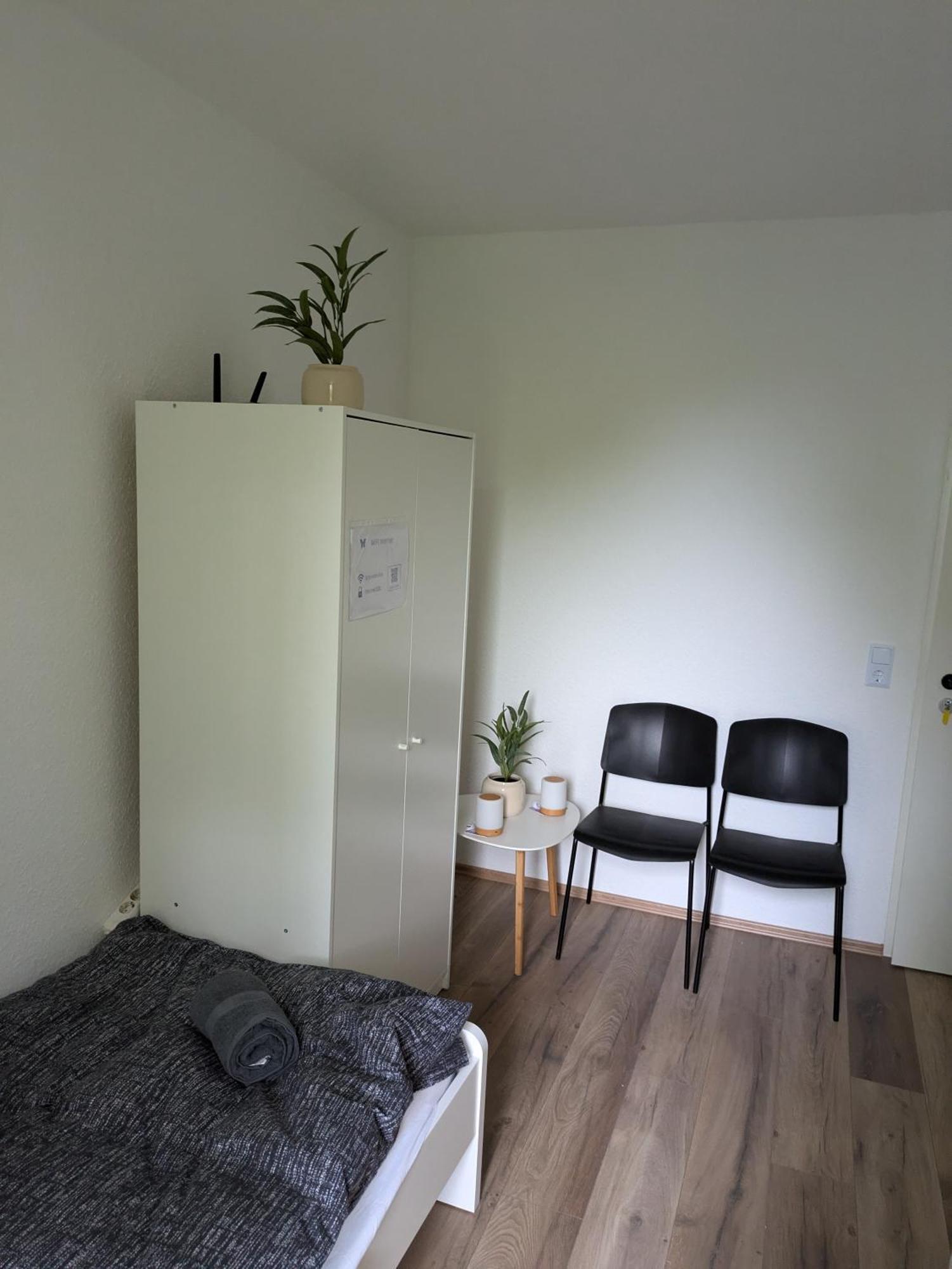 Guenstige Zimmer Im Herzen Von Kreyenbrueck Apartment Olsztyn Bagian luar foto