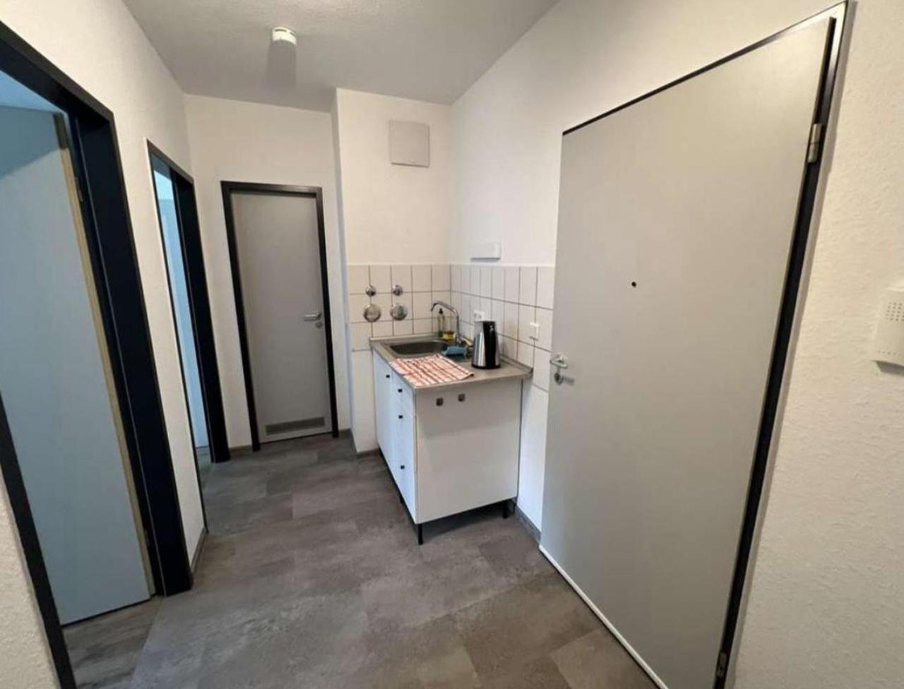 Guenstige Zimmer Im Herzen Von Kreyenbrueck Apartment Olsztyn Bagian luar foto