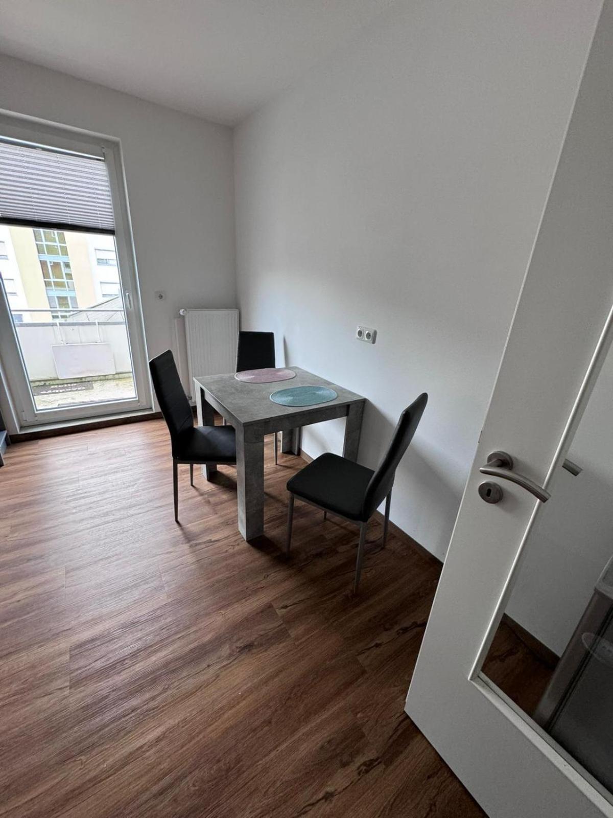 Guenstige Zimmer Im Herzen Von Kreyenbrueck Apartment Olsztyn Bagian luar foto